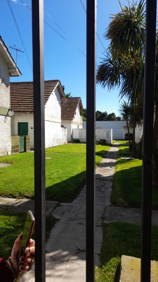VENTA CASA  2 Amb. en  PH al  Frente. Z/ Parque Camet