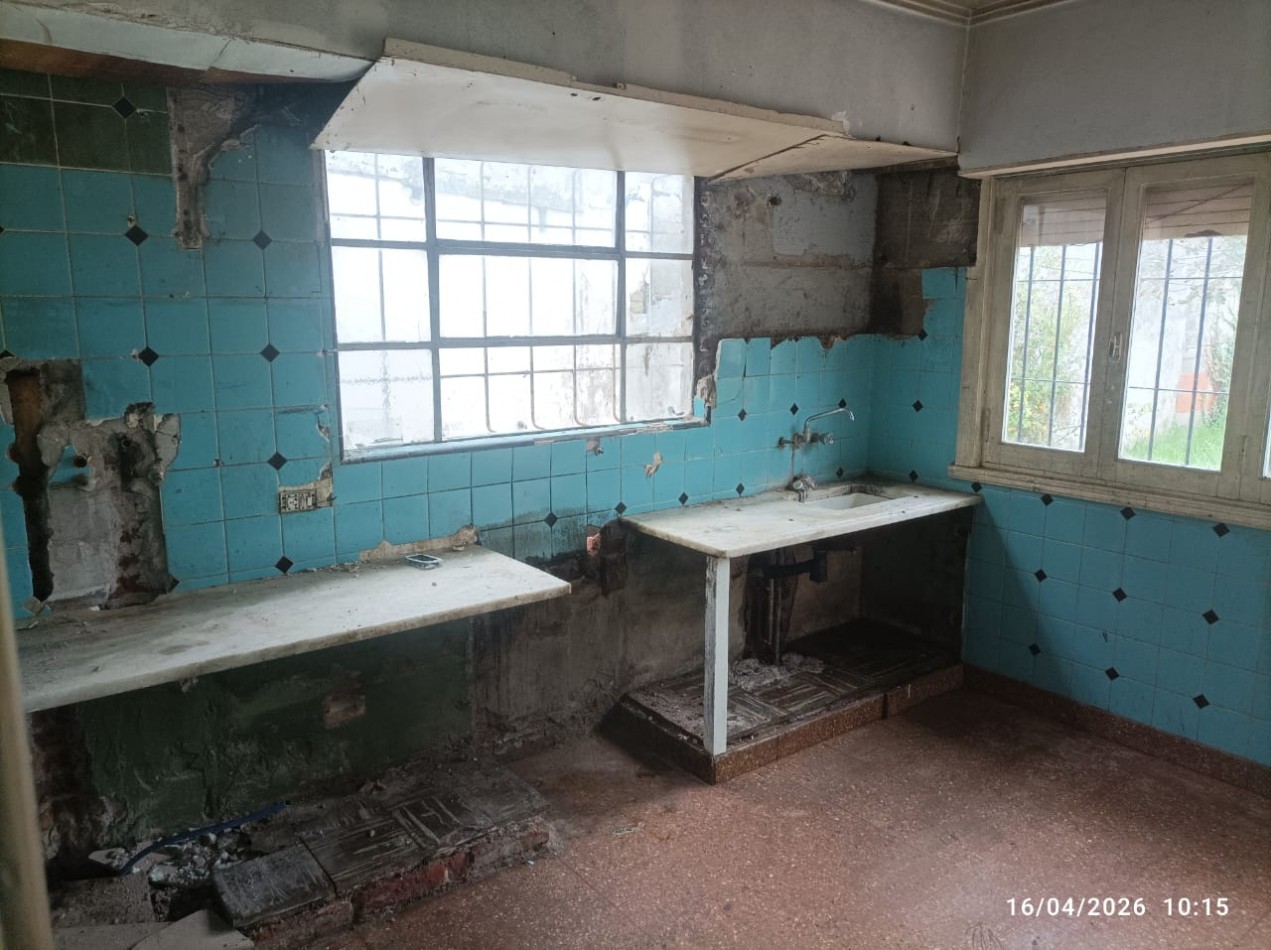 CHALET A REFACCIONAR EN SU TOTALIDAD APTO CREDITO