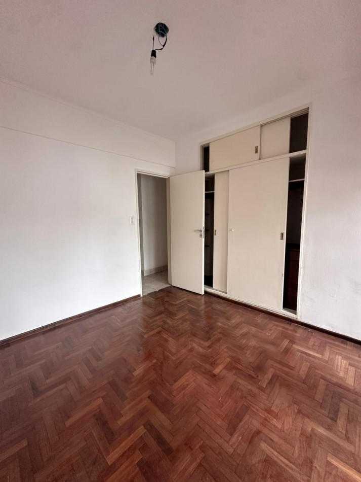 OPORTUNIDAD. PLAZA MITRE . Departamento 3 Amb. Frente c/Dep. y Cochera