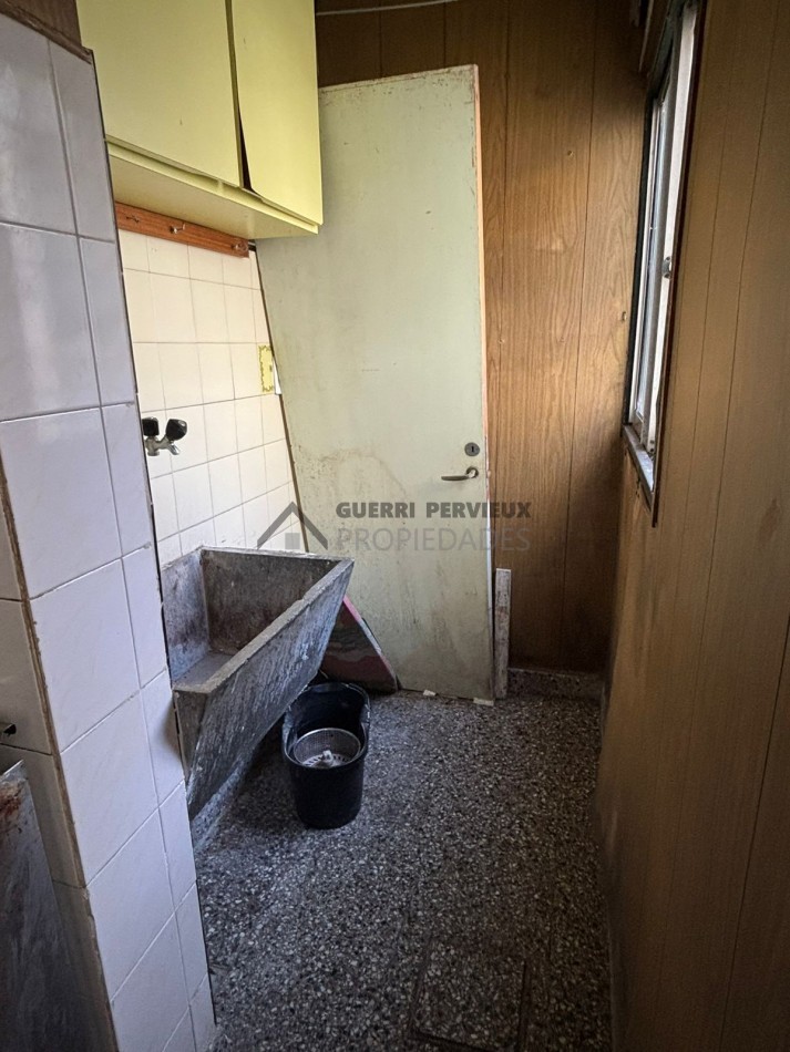 OPORTUNIDAD 2 AMB. CON DEPENDENCIA