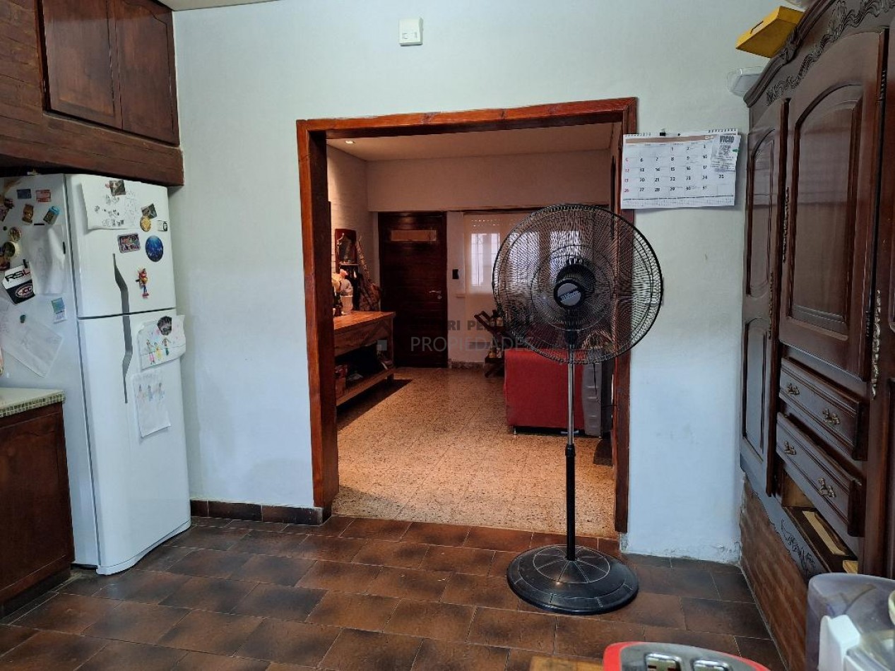 VENTA CASA 3 Amb +  DPTO. 2 Amb.     Z/ Bernardino Rivadavia