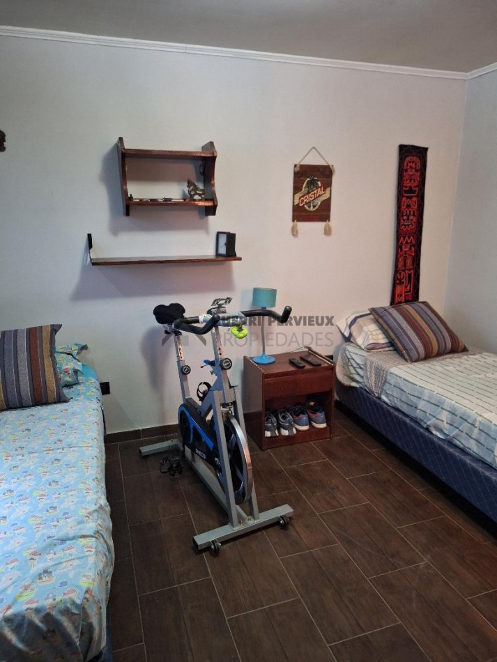 VENTA CASA 3 Amb +  DPTO. 2 Amb.     Z/ Bernardino Rivadavia