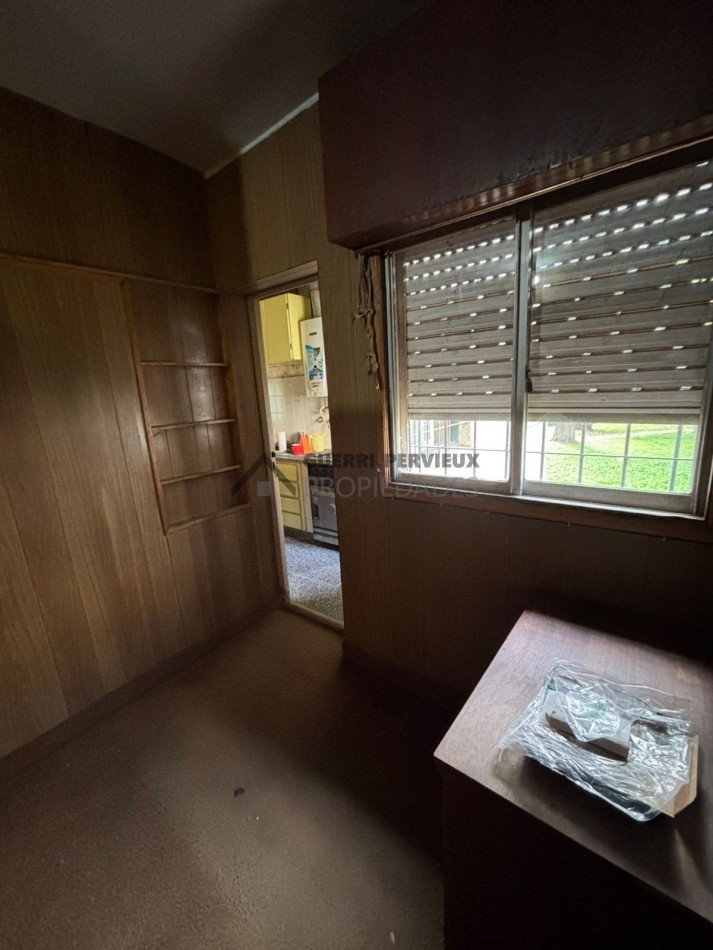 OPORTUNIDAD 2 AMB. CON DEPENDENCIA