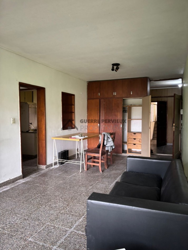 OPORTUNIDAD 2 AMB. CON DEPENDENCIA