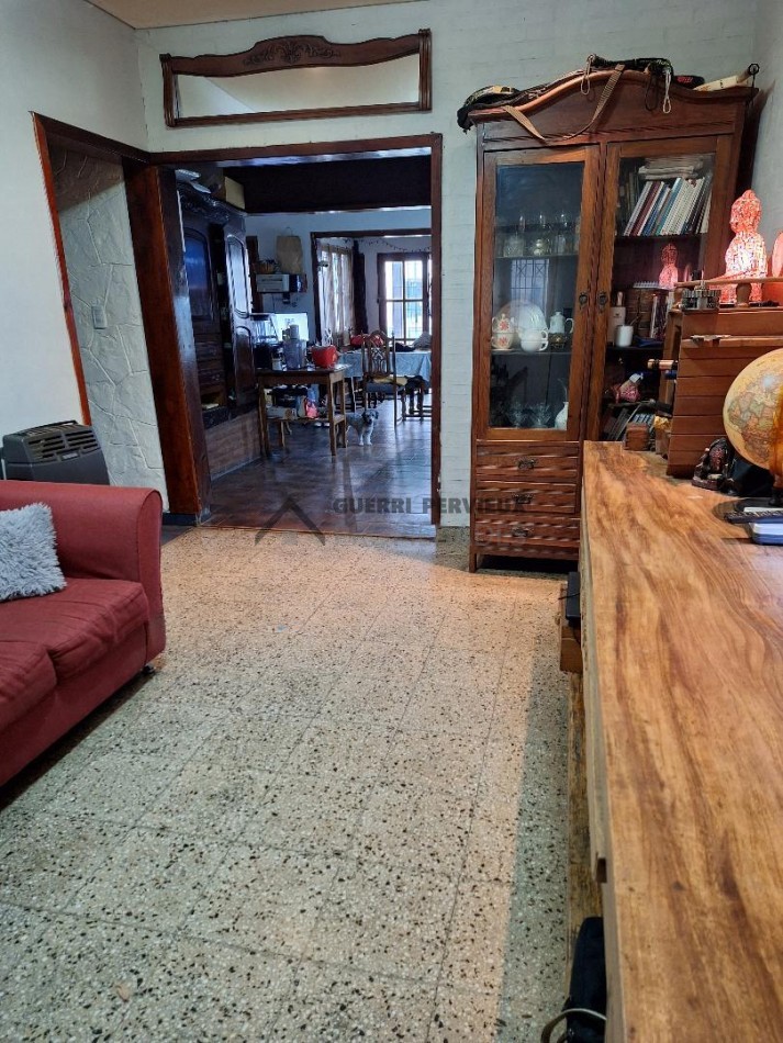 VENTA CASA 3 Amb +  DPTO. 2 Amb.     Z/ Bernardino Rivadavia