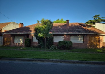 Amplio Chalet 4 Amb .en Bosque Alegre