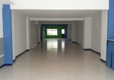 Lote con frente amplio y potencial de desarrollo - Zona comercial