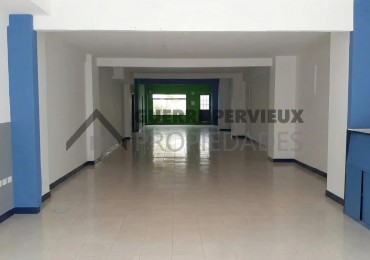 Lote con frente amplio y potencial de desarrollo - Zona comercial